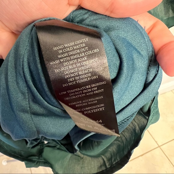 TwentyFourSeven Forest Green Silky Wrap Long Sleeved Romper, NWT, Size L - Picture 7 of 9